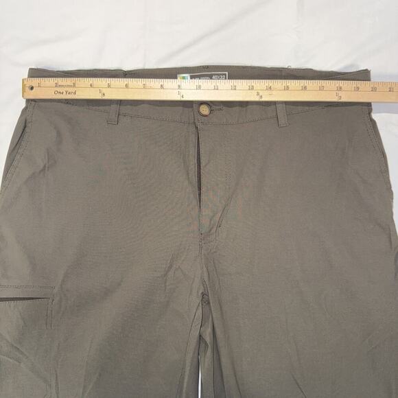 UB Tech Mens Hiking Pants Size 40x32 Green Golf Travel Stretch Outdoors - Picture 4 of 7